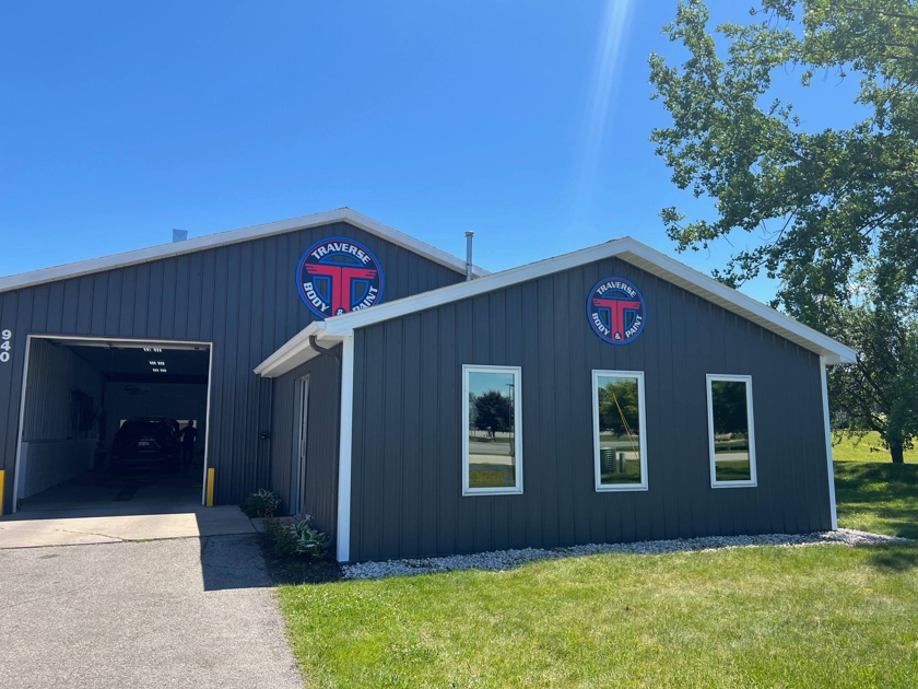 Traverse Body & Paint